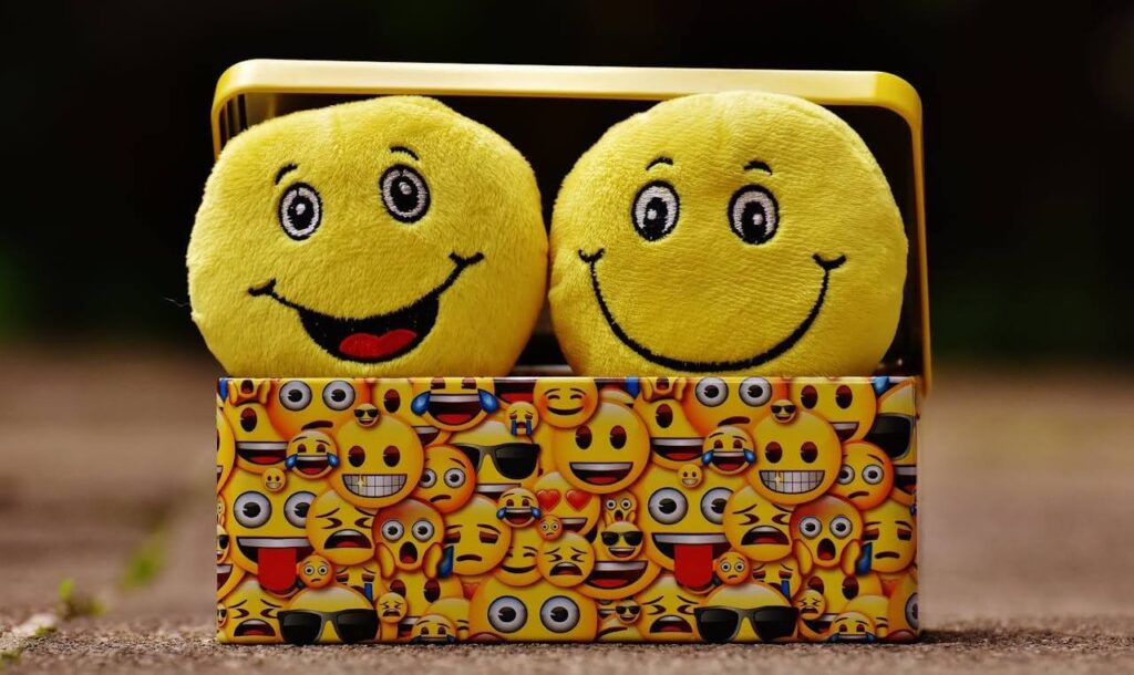 #66 ziemlichglücklich Beitragsbild: lachende Smileys